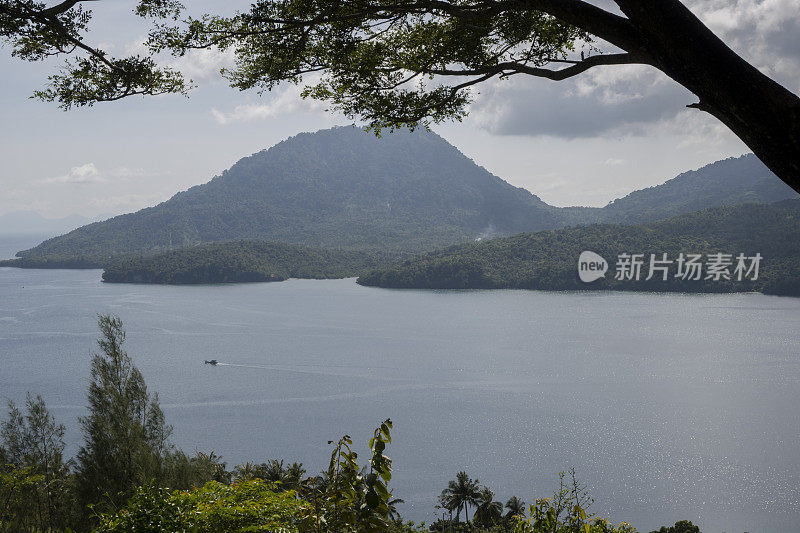 Sea ​​with Mountains - Stock Photo